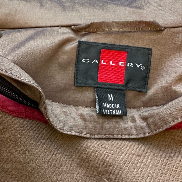 Gallery Red and Tan Jacket w/Removable Hood and Lining - Picture 4 of 8